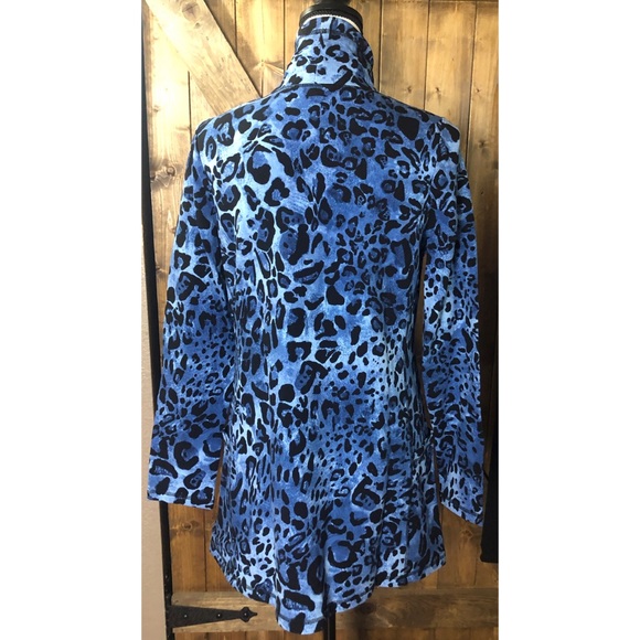 Susan Graver Weekend Print French Terry Tunic - Picture 3 of 6